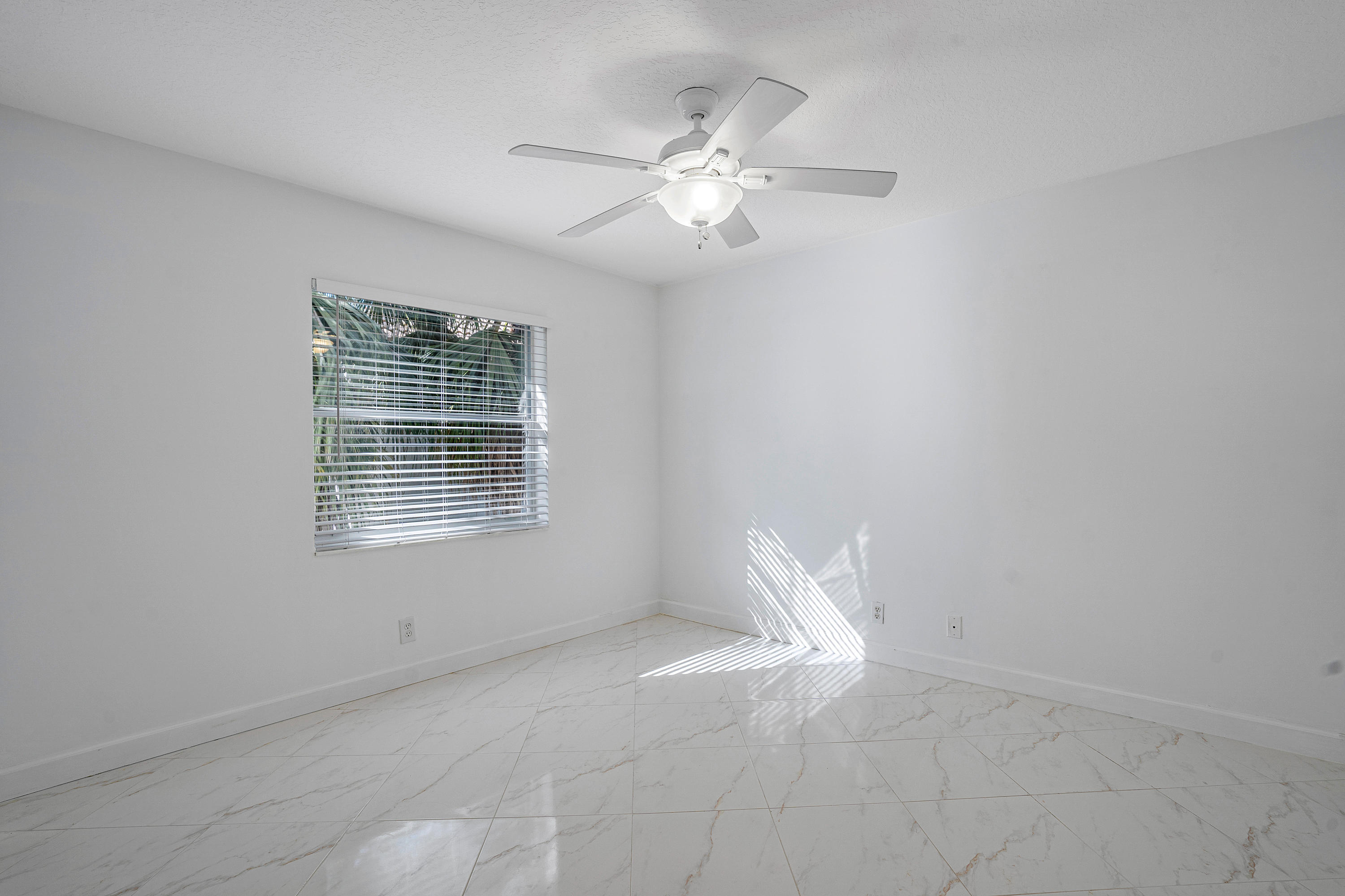 10587 East Key Drive Boca Raton, FL 33498 - Photo 20 of 48 19