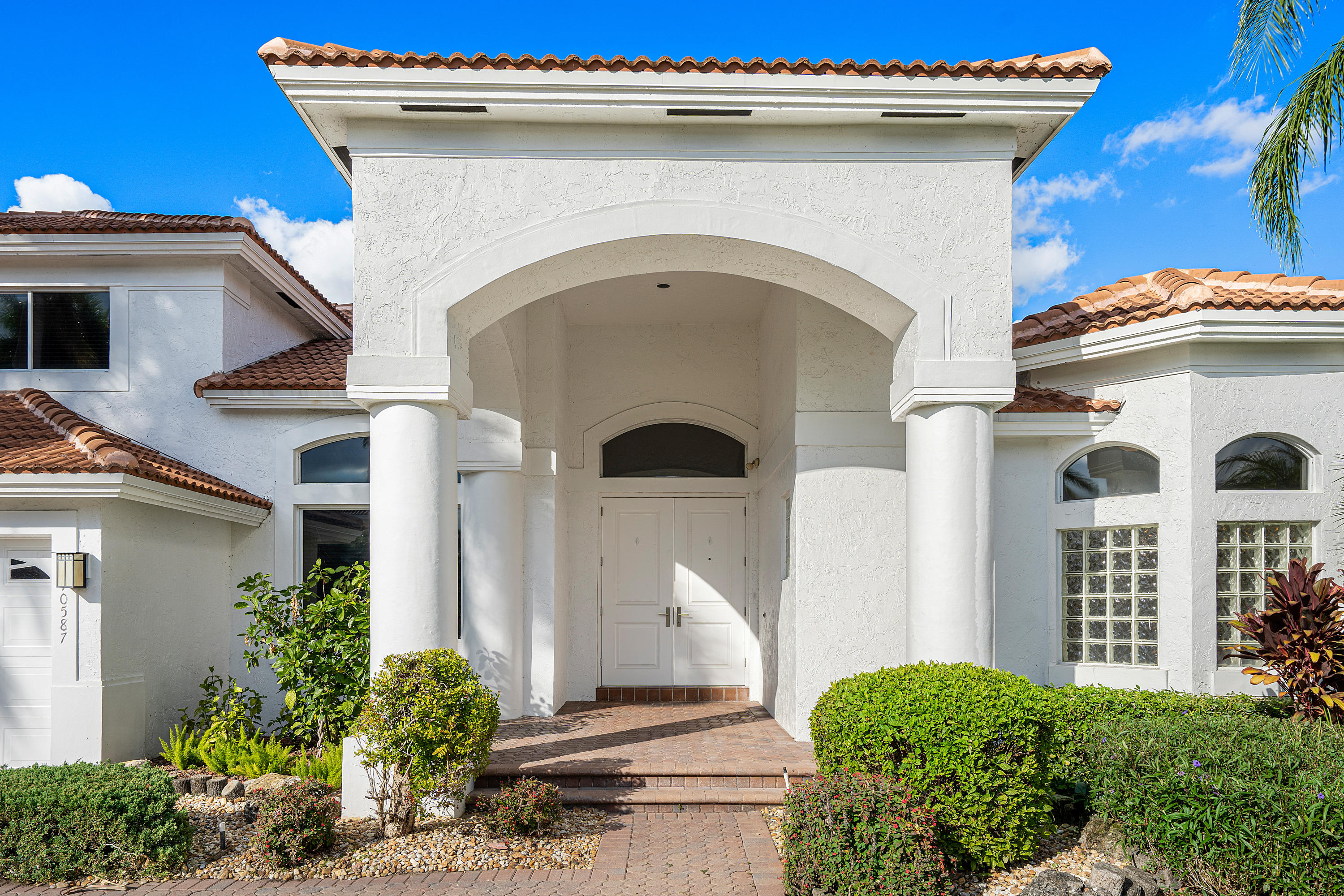 10587 East Key Drive Boca Raton, FL 33498 - Photo 2 of 48 2