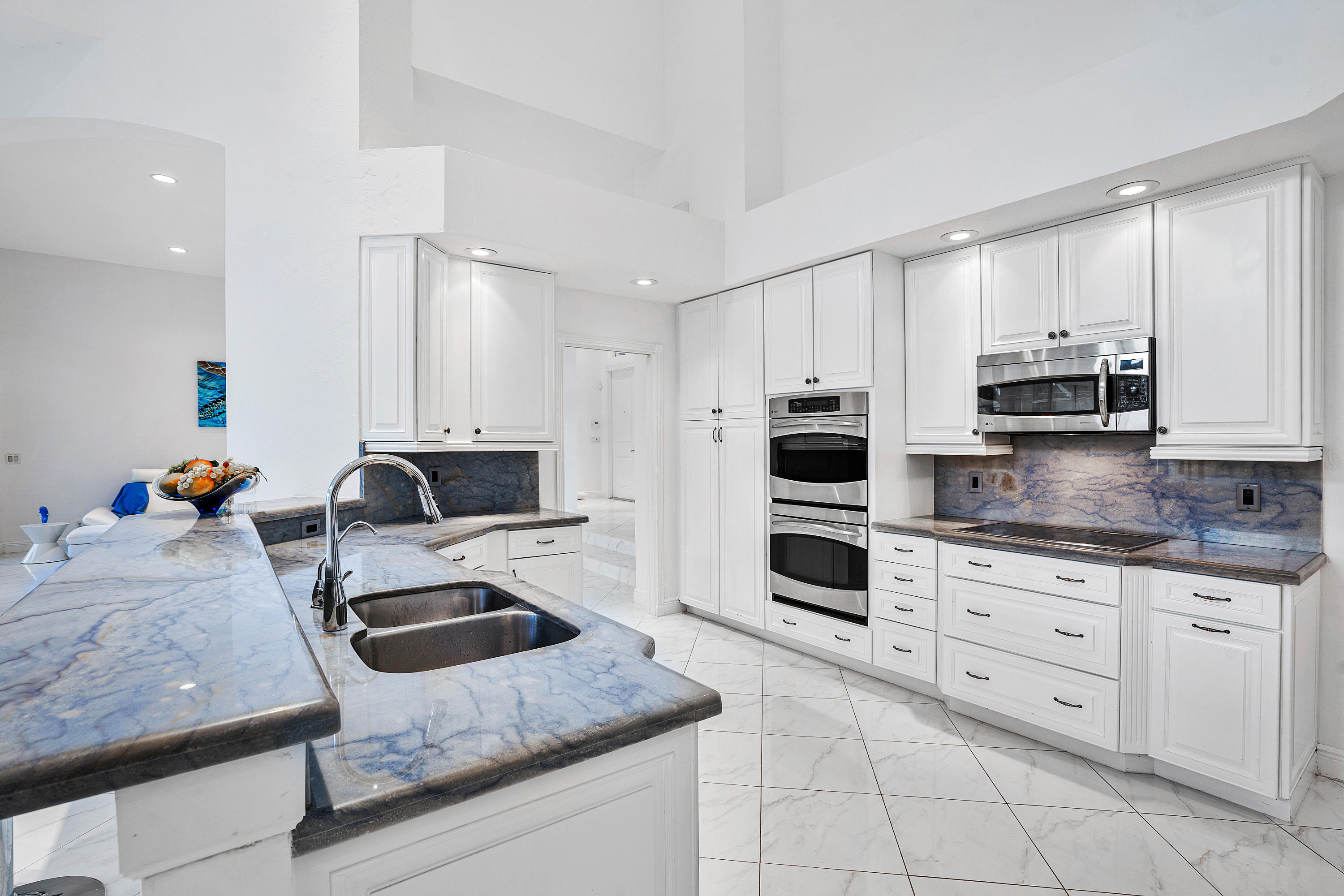 10587 East Key Drive Boca Raton, FL 33498 - Photo 9 of 48 9