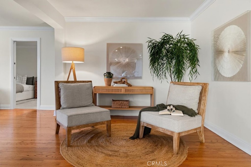 54 Ranchview Road Rolling Hills Estates, CA 90274 - Photo 18 of 60 a living room with furniture and a potted plant