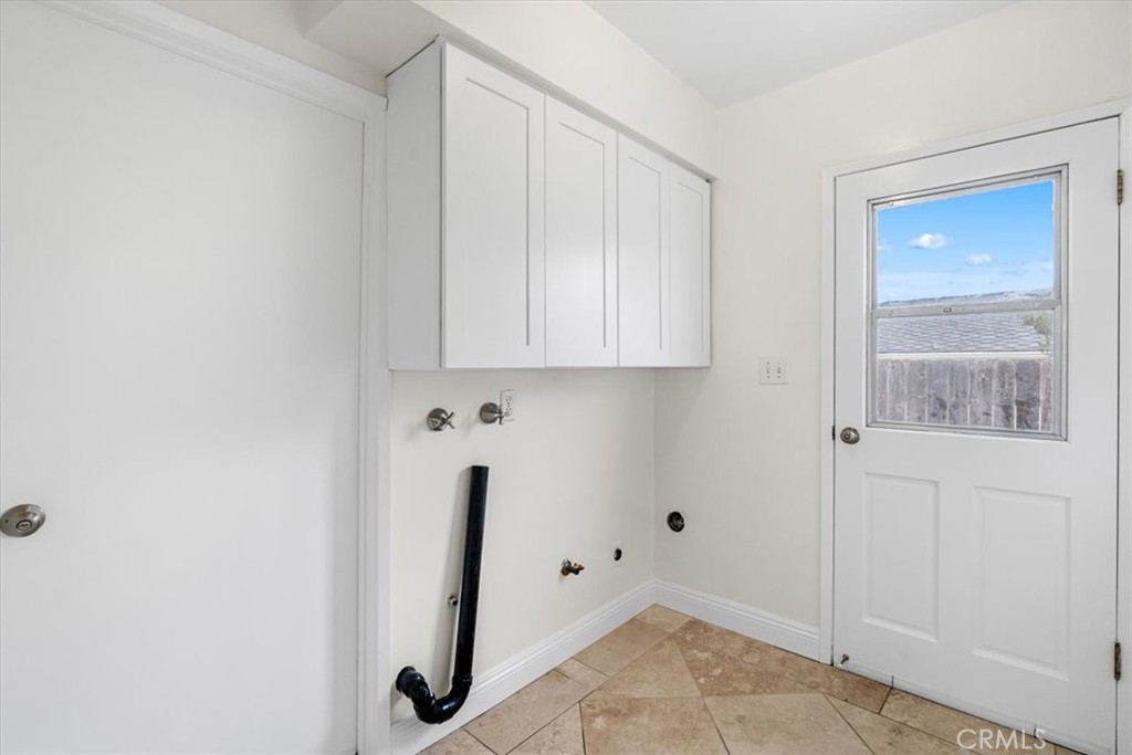 54 Ranchview Road Rolling Hills Estates, CA 90274 - Photo 25 of 60 a view of an empty room