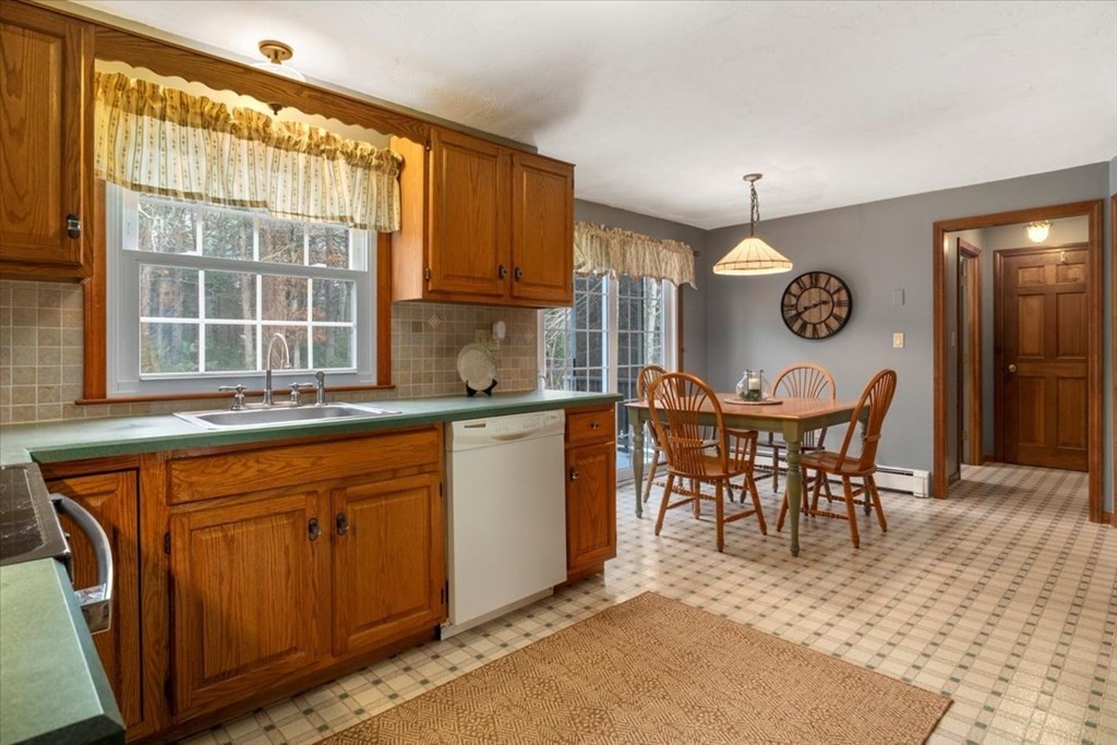 6 Beechwood Road Bellingham, MA 02019 - Photo 5 of 33 Gallery Image 5