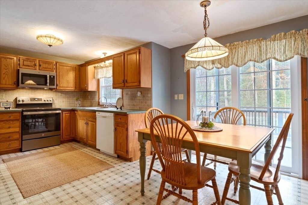 6 Beechwood Road Bellingham, MA 02019 - Photo 7 of 33 Gallery Image 7