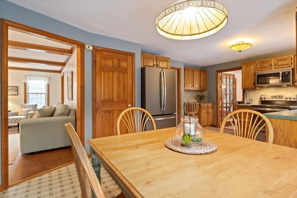 6 Beechwood Road Bellingham, MA 02019 - Photo 8 of 33 Gallery Image 8