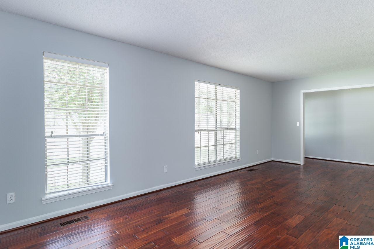 1045 Blue Ridge Boulevard Birmingham, AL 35226 - Photo 4 of 36