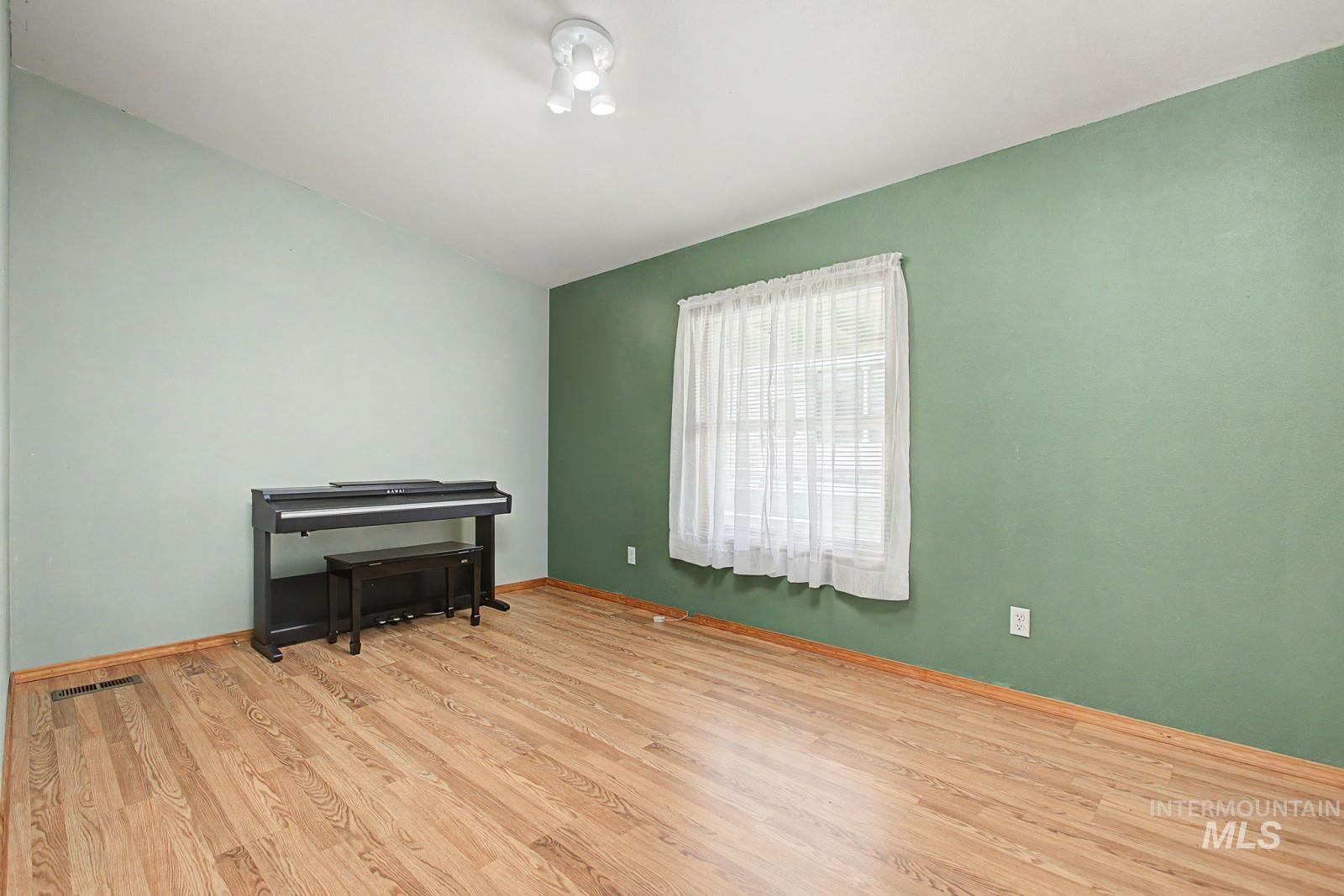 1480 Birch Street Clarkston, WA 99403 - Photo 20 of 30 Empty room featuring light wood-type flooring