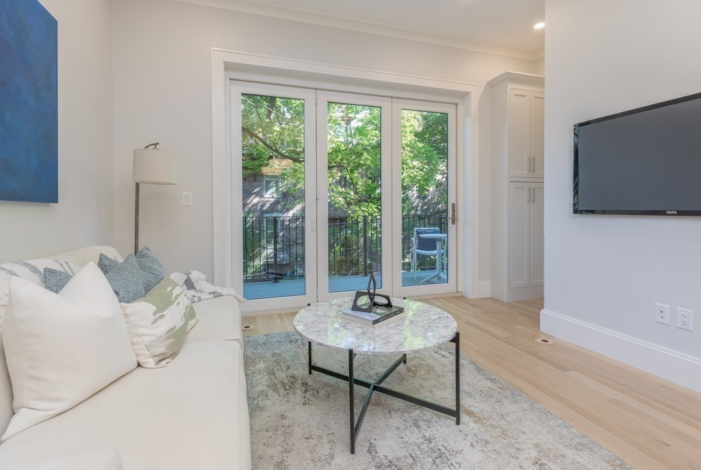 39 Appleton Street Boston, MA 02116 - Photo 3 of 38