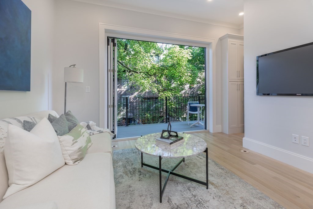 39 Appleton Street Boston, MA 02116 - Photo 4 of 38