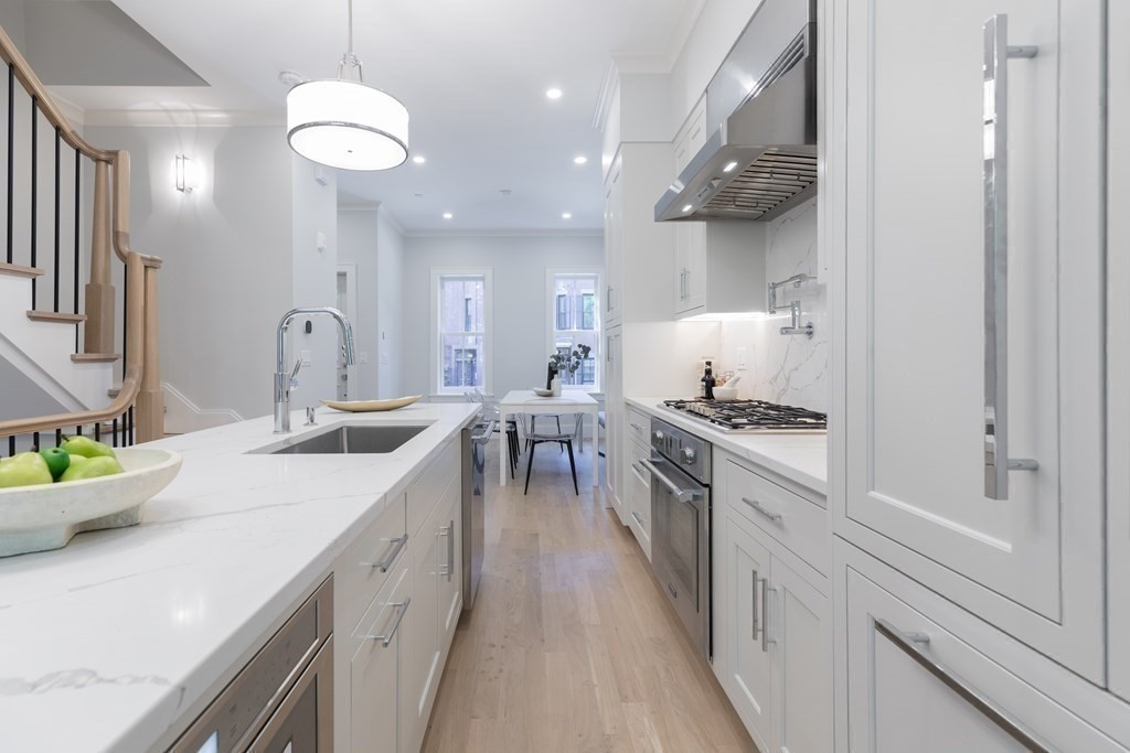 39 Appleton Street Boston, MA 02116 - Photo 5 of 38