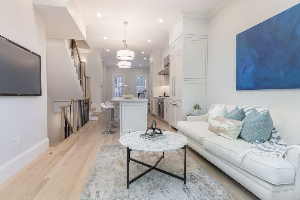 39 Appleton Street Boston, MA 02116 - Photo 7 of 38