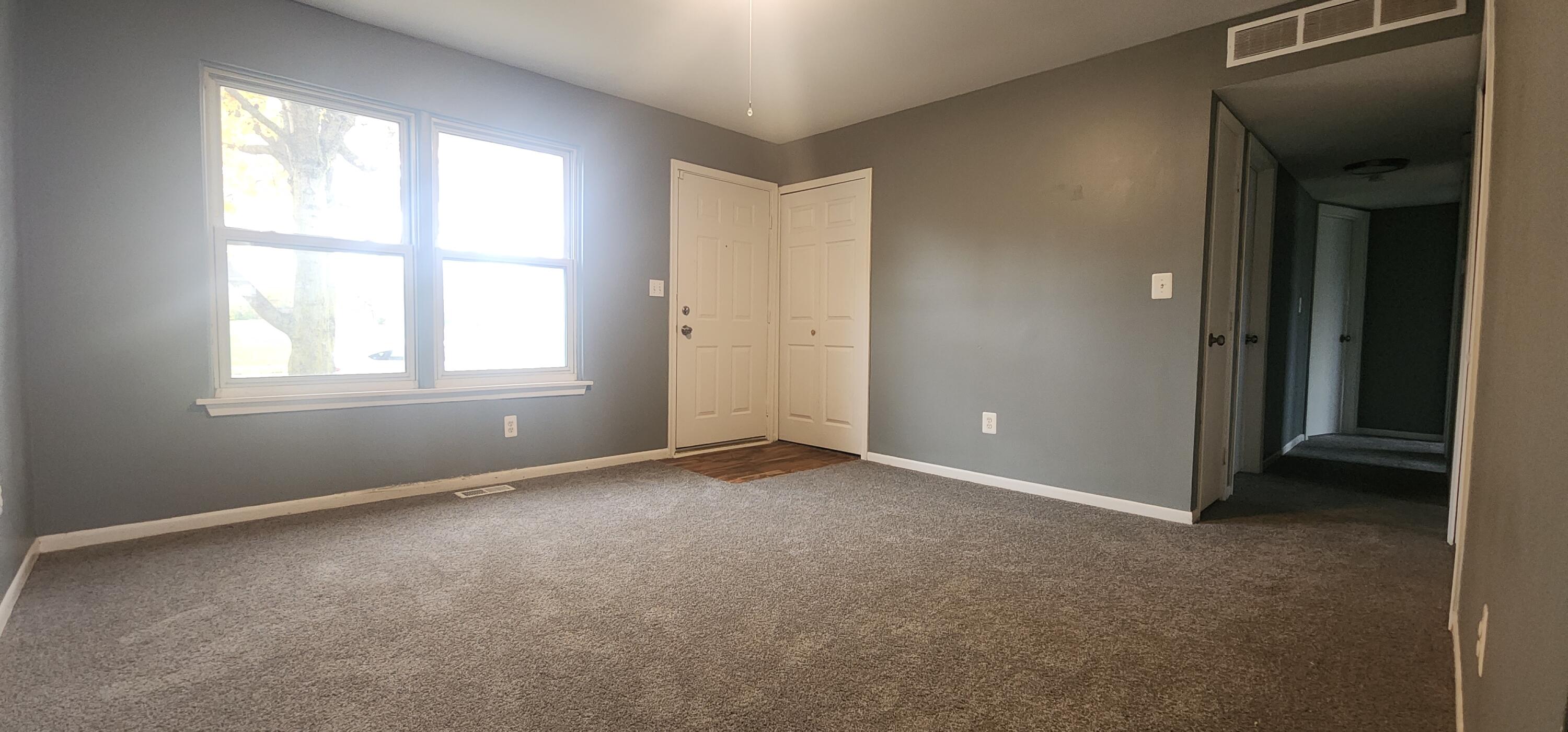 429 South Harris Road Ypsilanti, MI 48198 - Photo 3 of 14 Living II