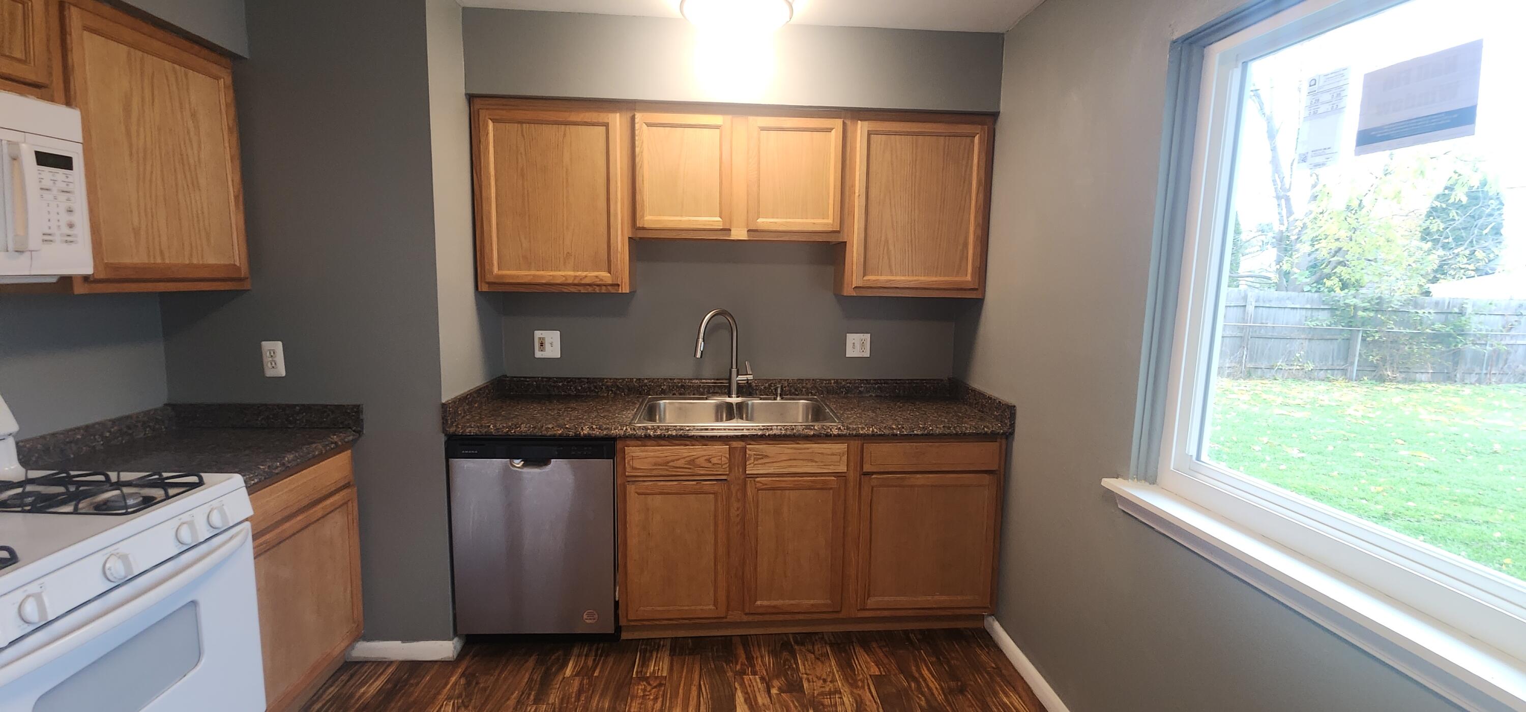 429 South Harris Road Ypsilanti, MI 48198 - Photo 5 of 14 Kitchen II
