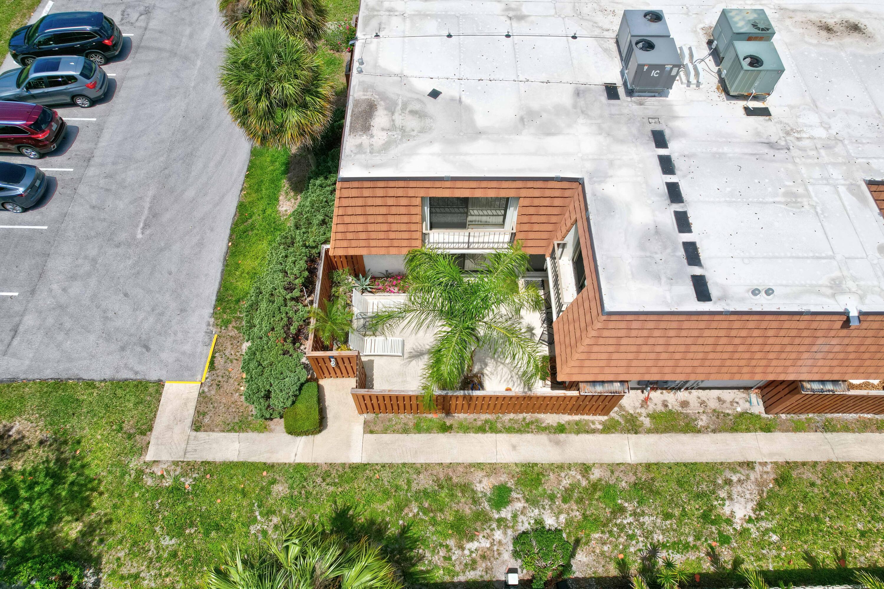 3900 County Line Road, Unit 1C Tequesta, FL 33469 - Photo 4 of 30 Parking, just for building 1!