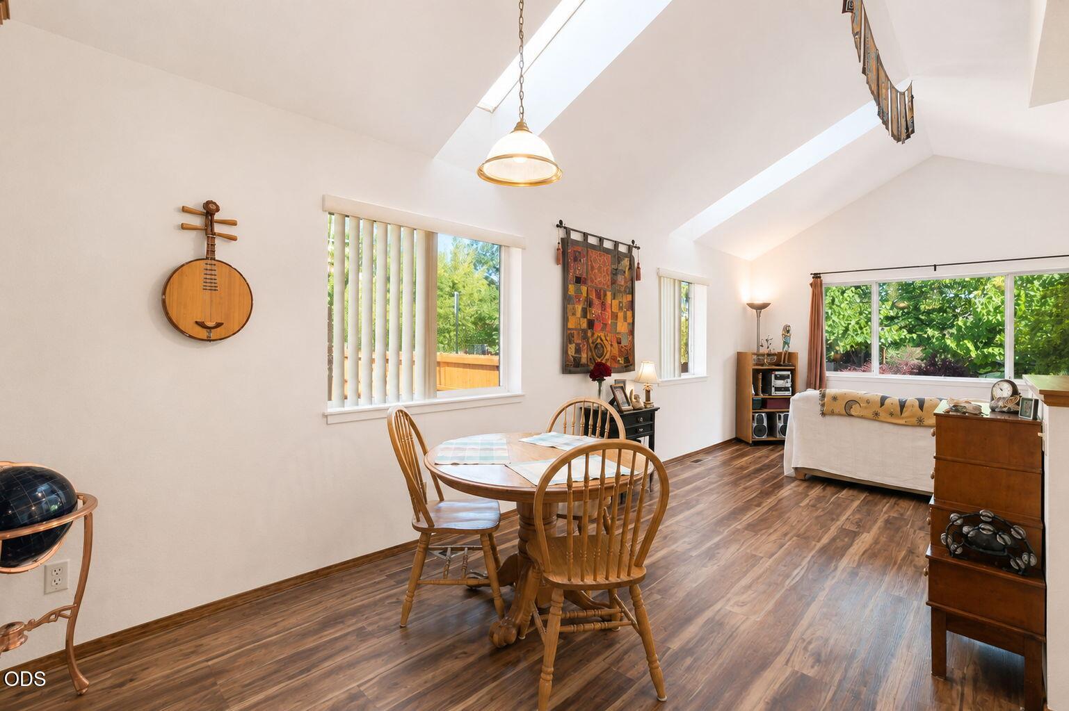 1302 Mill Pond Road Ashland, OR 97520 - Photo 11 of 18 Gallery Image 11