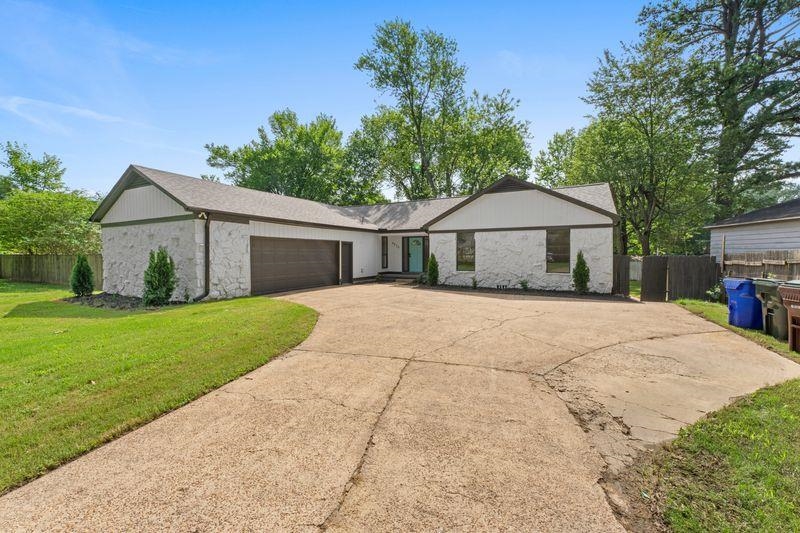 4076 Oak Road Bartlett, TN 38135 - Photo 3 of 26