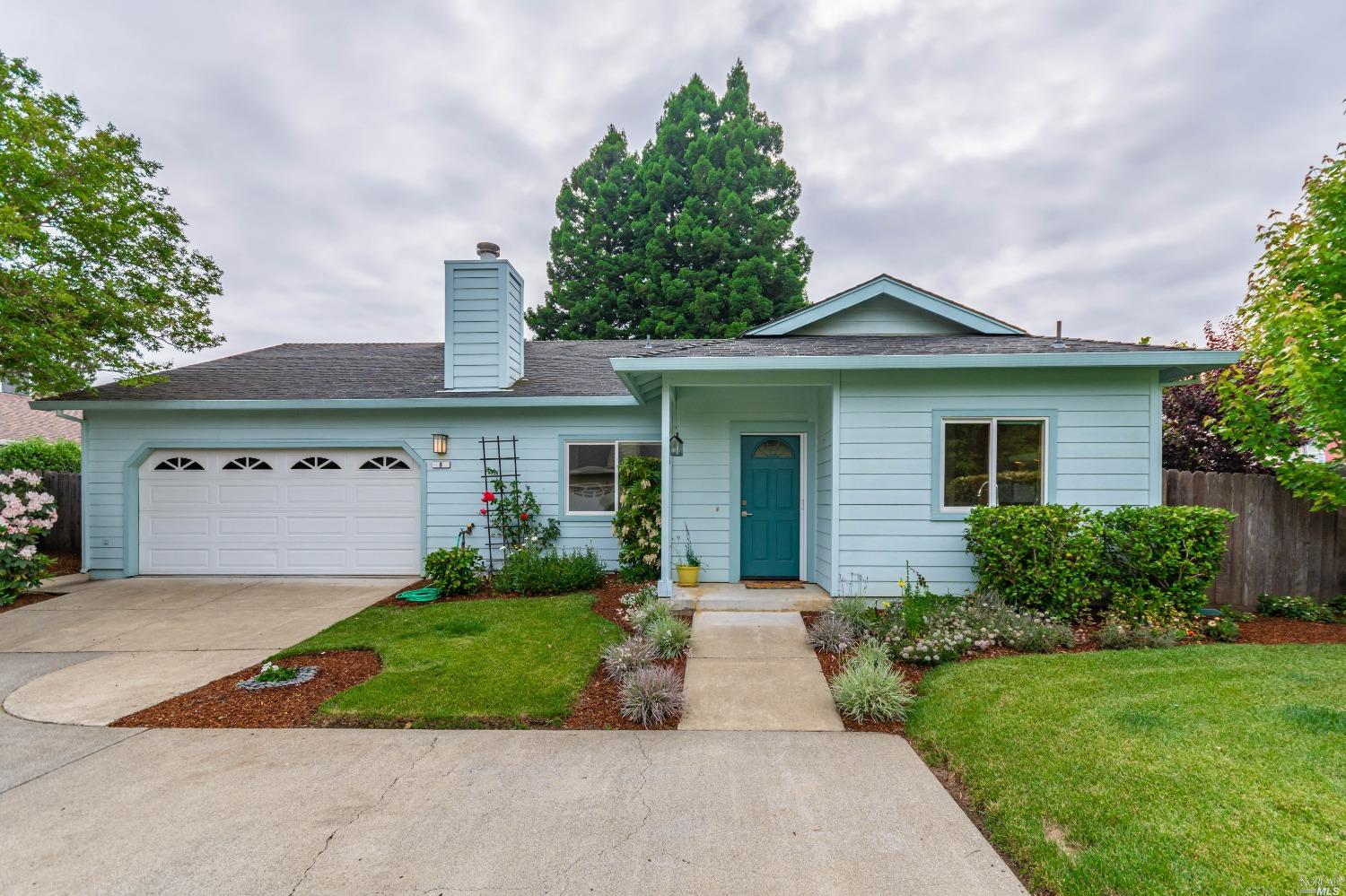 8 Glen Court, Napa, CA 94558 Compass