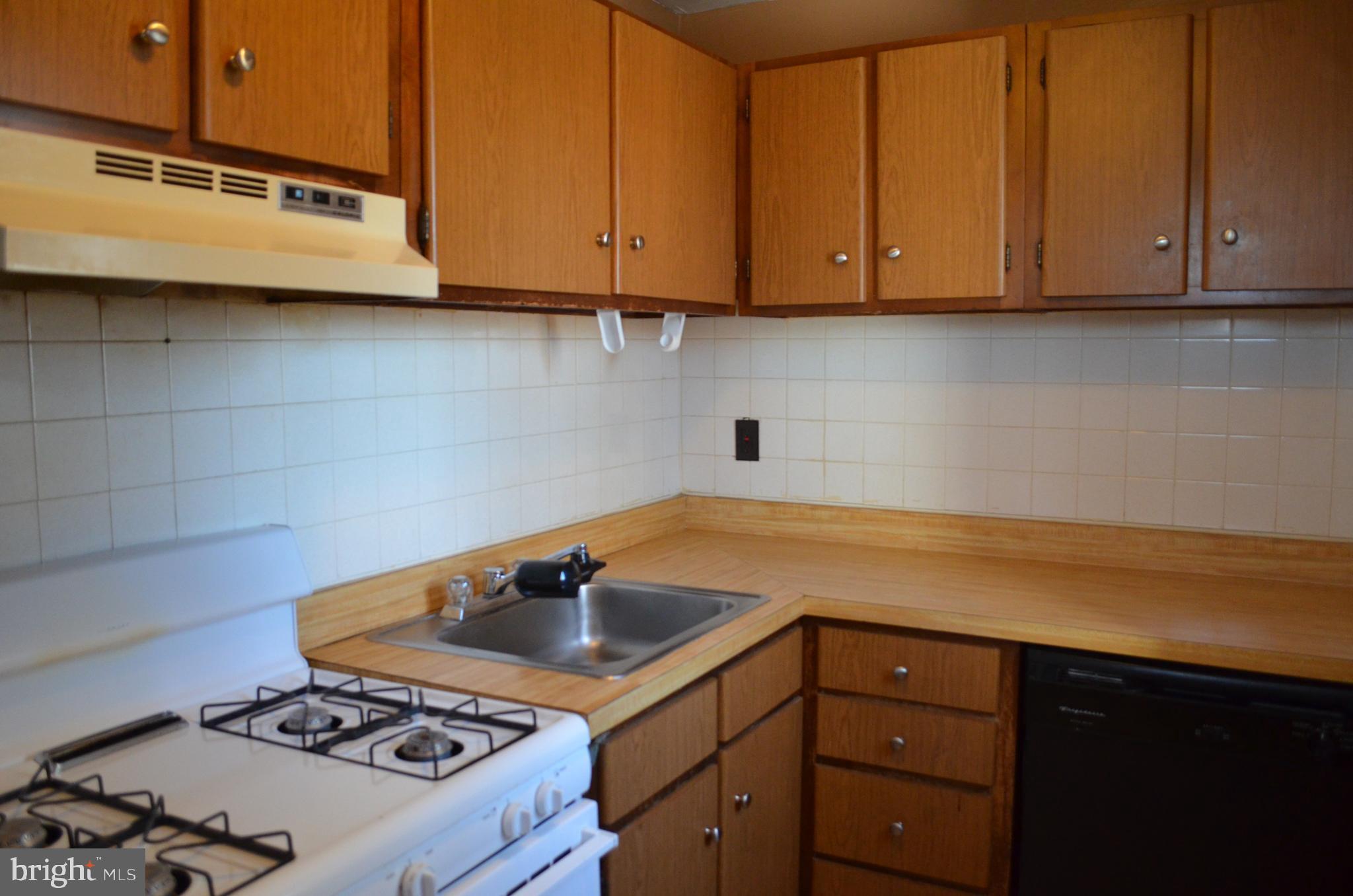 885 North York Road, Unit 11B Warminster, PA 18974 - Photo 7 of 16 Gallery Image 7