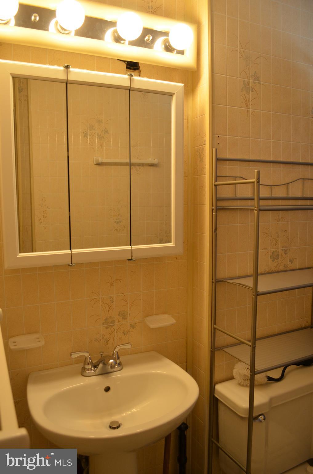 885 North York Road, Unit 11B Warminster, PA 18974 - Photo 9 of 16 Gallery Image 9