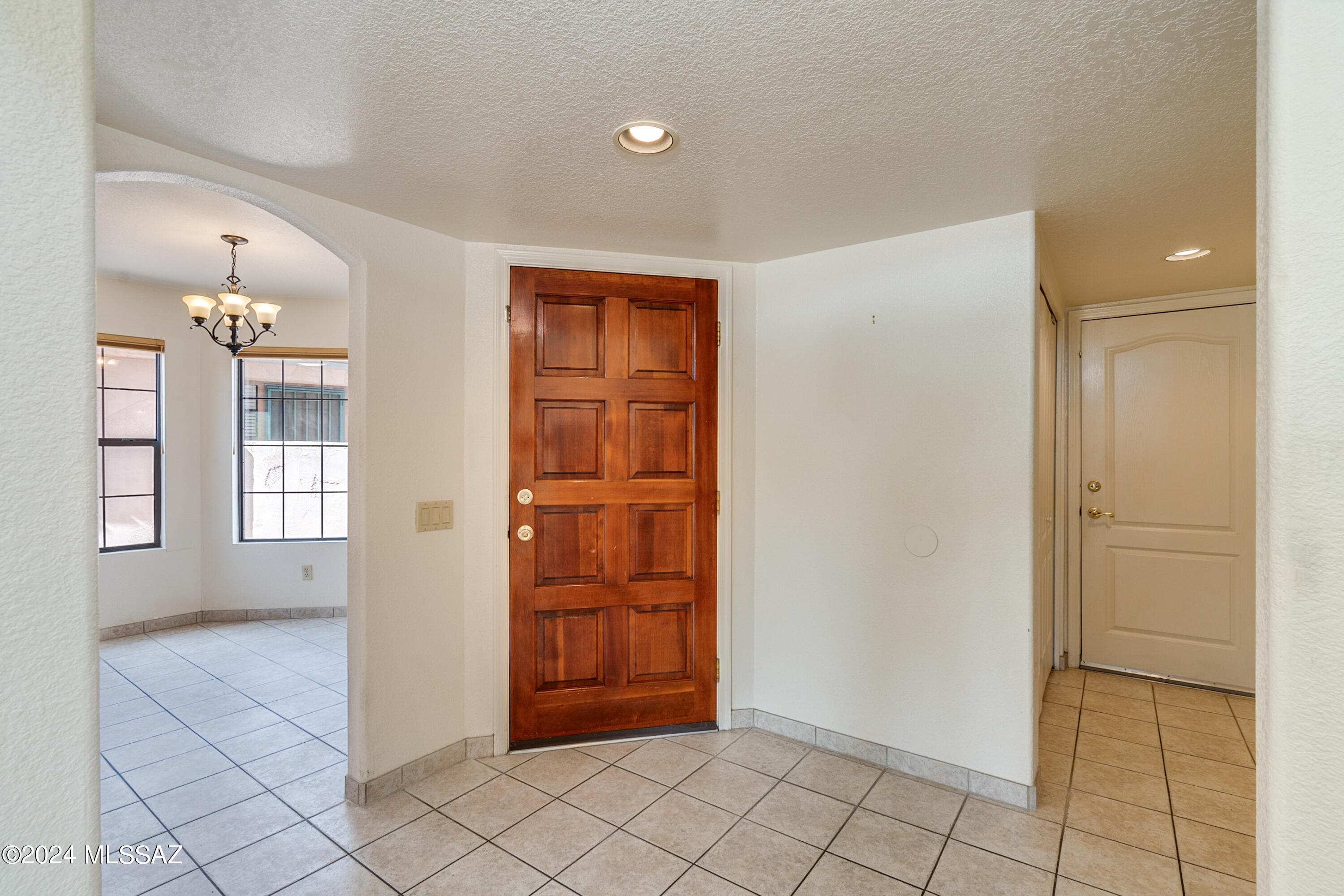 5259 North Mountain Terrace Road Tucson, AZ 85750 - Photo 3 of 38