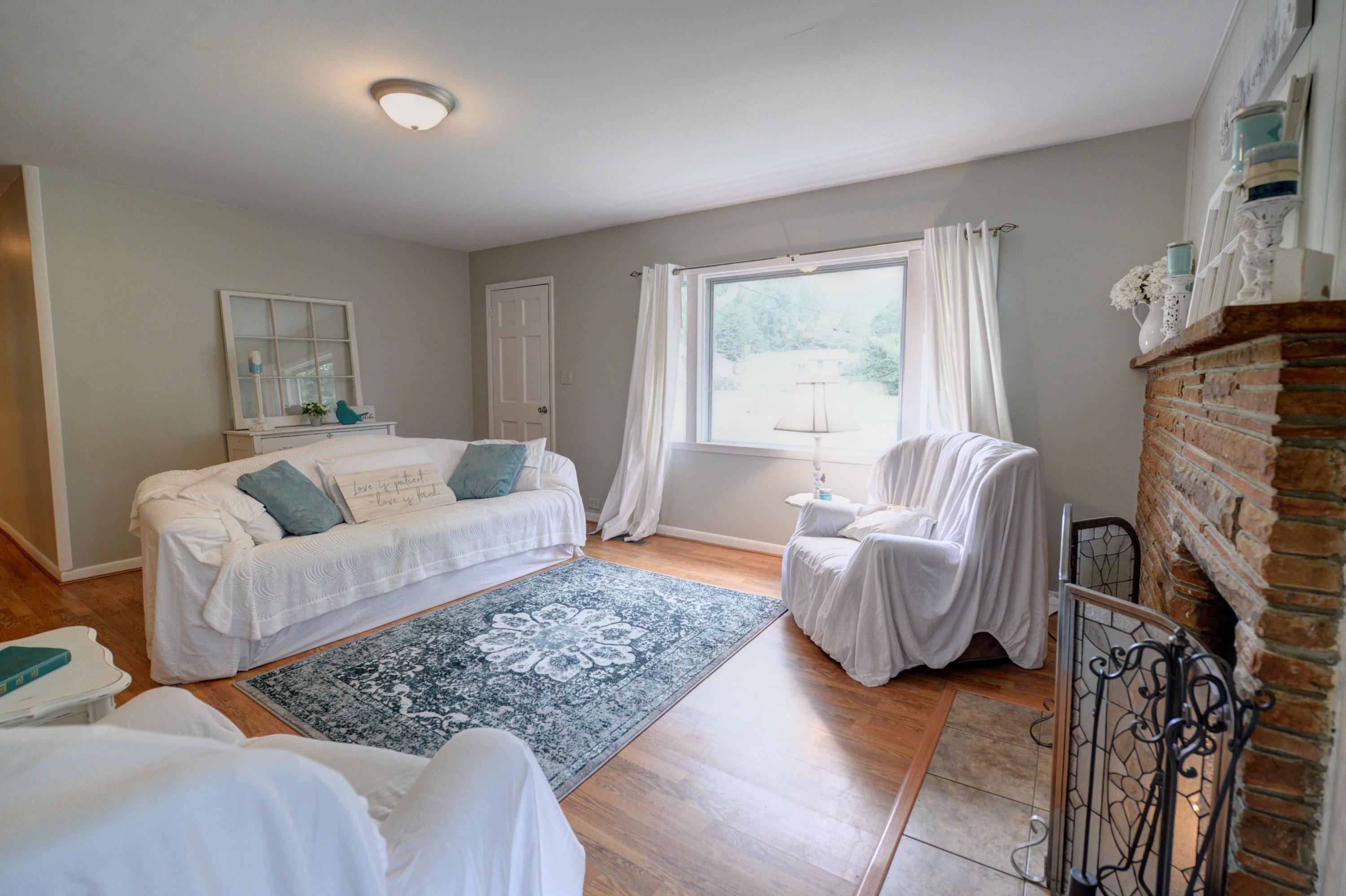 2-447 old graysville living 2