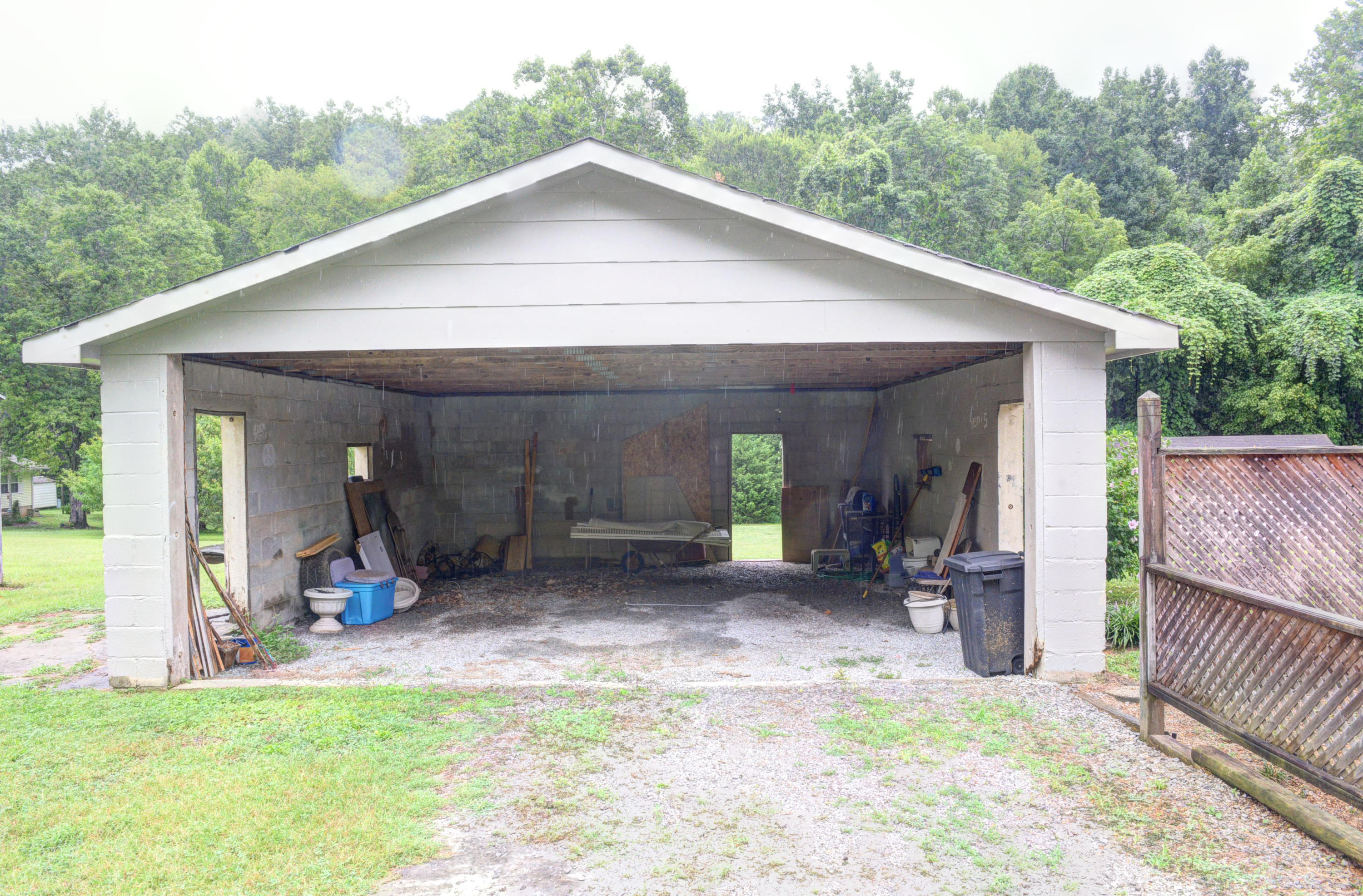 447 Old Graysville Road Dayton, TN 37321 - Photo 33 of 34 447 old graysville garage