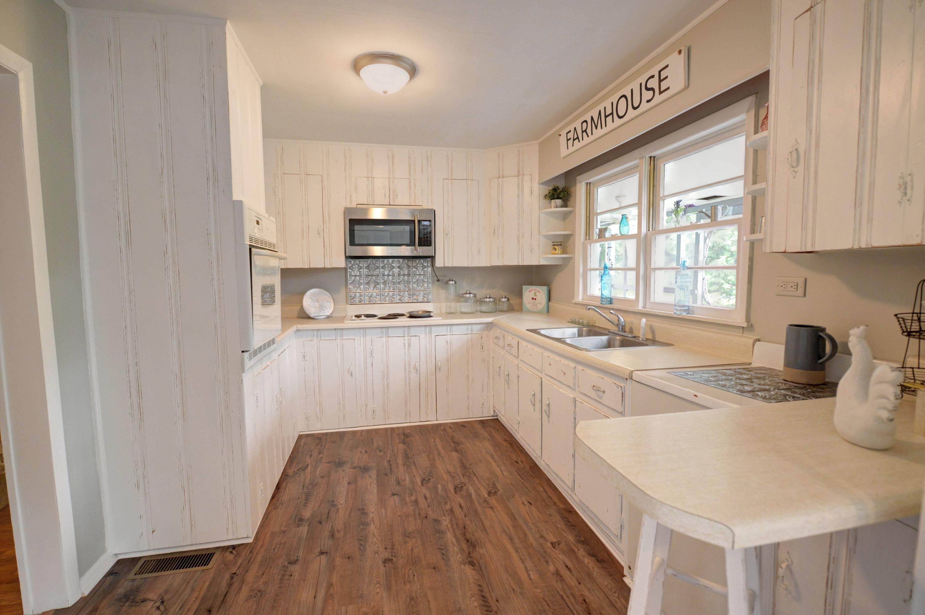 6.5-447 old graysville kitchen 2
