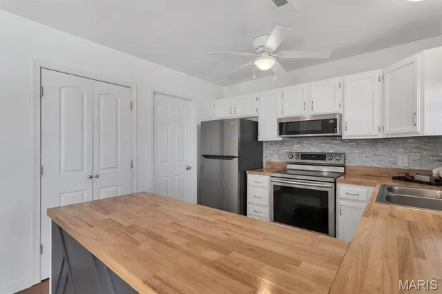 $244,000 | 1706 North Wisteria Drive, St. Charles, MO 63303