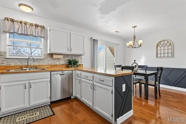 $244,000 | 1706 North Wisteria Drive, St. Charles, MO 63303