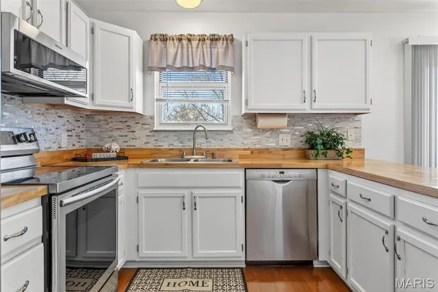 $244,000 | 1706 North Wisteria Drive, St. Charles, MO 63303