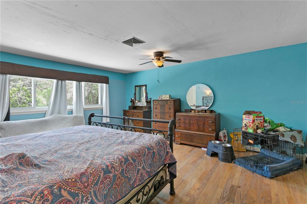 716 Hickory Drive Dunedin, FL 34698 - Photo 16 of 59