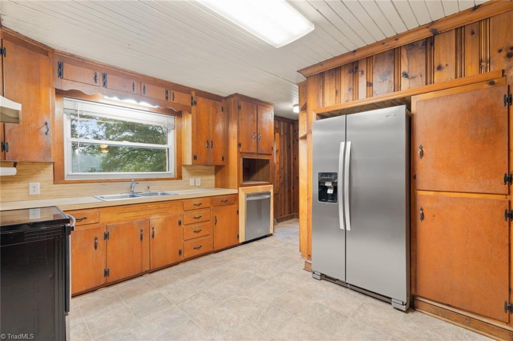 4170 High Point Road Winston-Salem, NC 27107 - Photo 8 of 33 Gallery Image 8