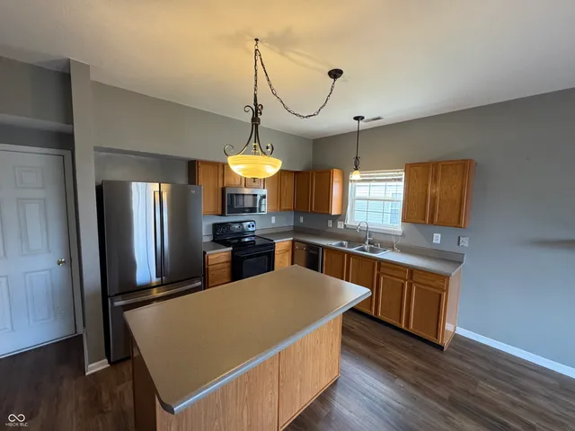 $259,000 | 2406 Meadow Bend Drive, Columbus, IN 47201