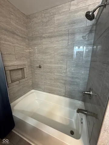 $259,000 | 2406 Meadow Bend Drive, Columbus, IN 47201