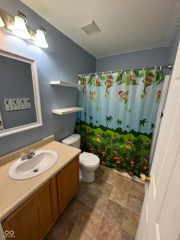 $259,000 | 2406 Meadow Bend Drive, Columbus, IN 47201