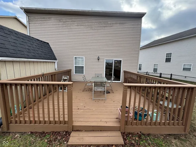 $259,000 | 2406 Meadow Bend Drive, Columbus, IN 47201