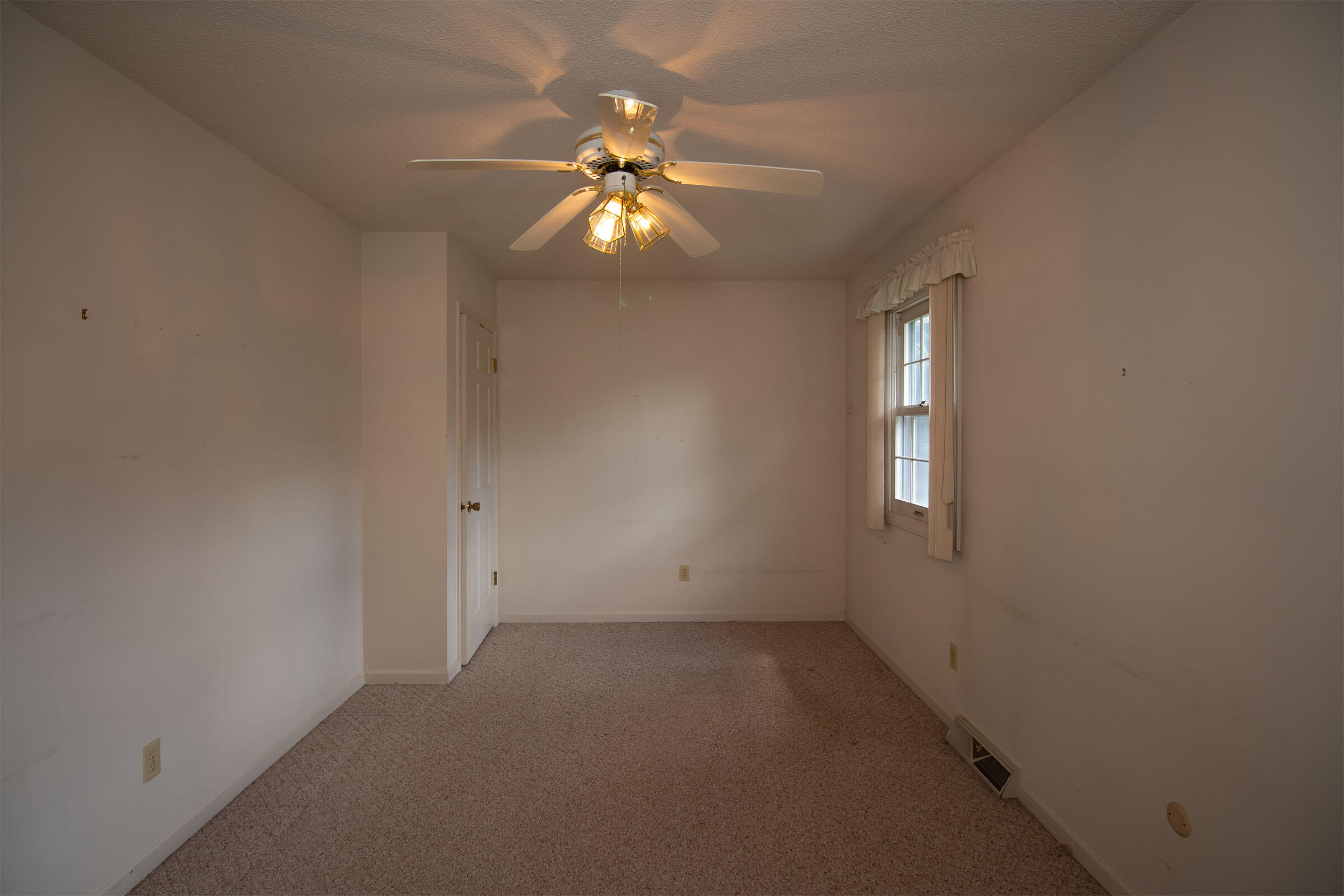 154 Jennings Road Battle Creek, MI 49015 - Photo 23 of 30 Bedroom 3 - View 1