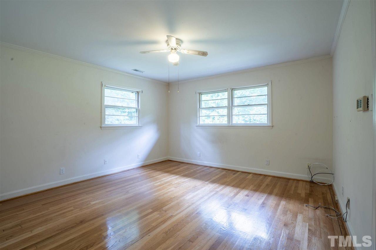 4806 Riverside Drive Durham, NC 27704 - Photo 14 of 30 Guest bedroom