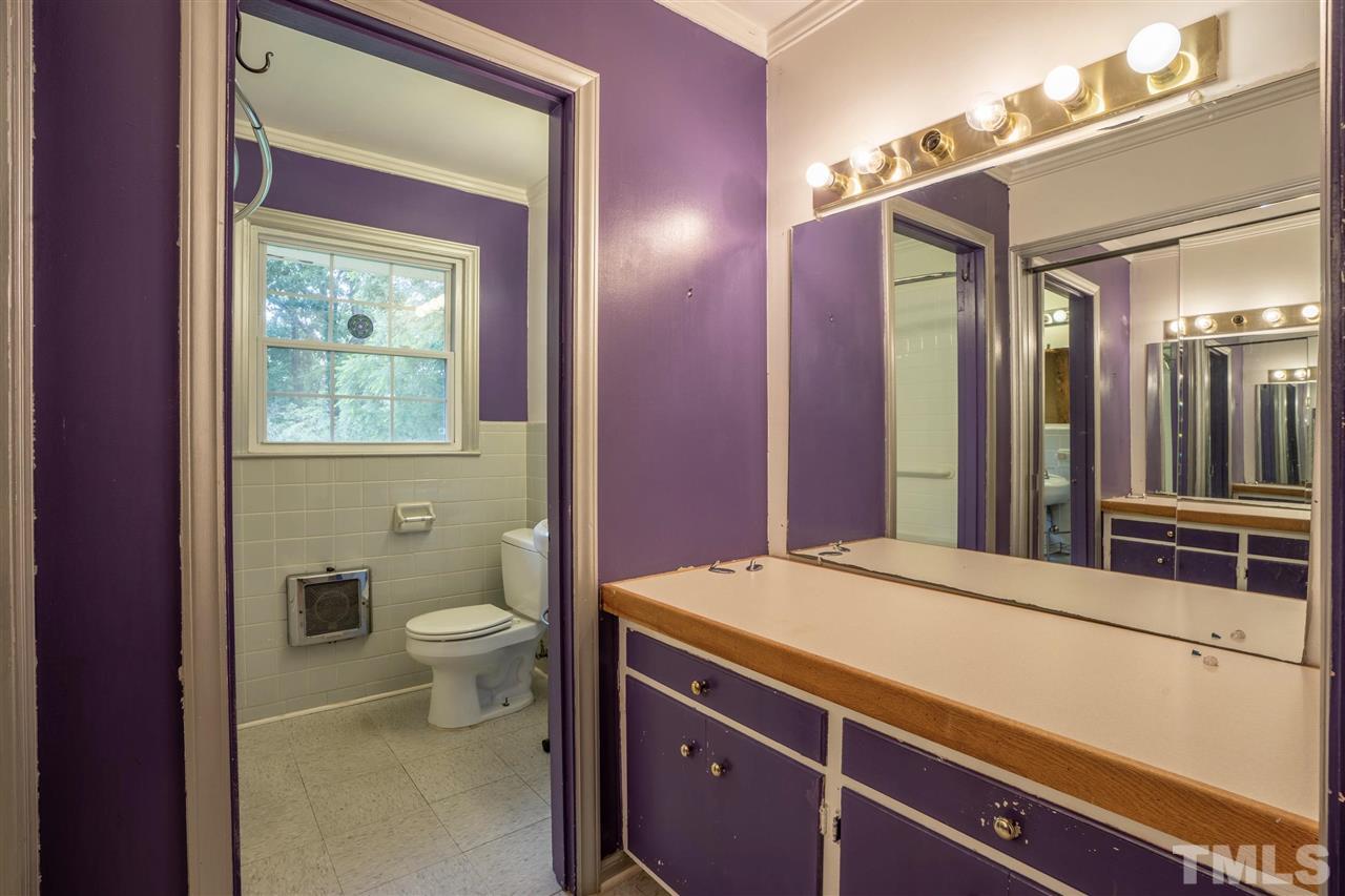 4806 Riverside Drive Durham, NC 27704 - Photo 15 of 30 Guest bathroom