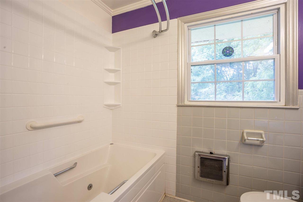 4806 Riverside Drive Durham, NC 27704 - Photo 16 of 30 Guest bathroom with whirlpool tub