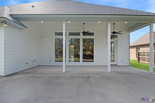 $517,500 | 13200 Oakbourne Avenue, Geismar, LA 70734