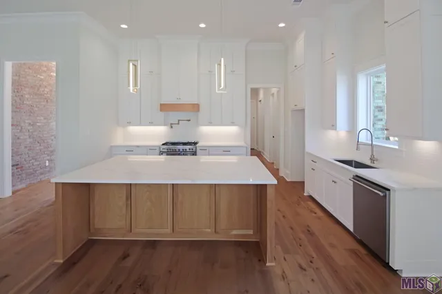 $517,500 | 13200 Oakbourne Avenue, Geismar, LA 70734