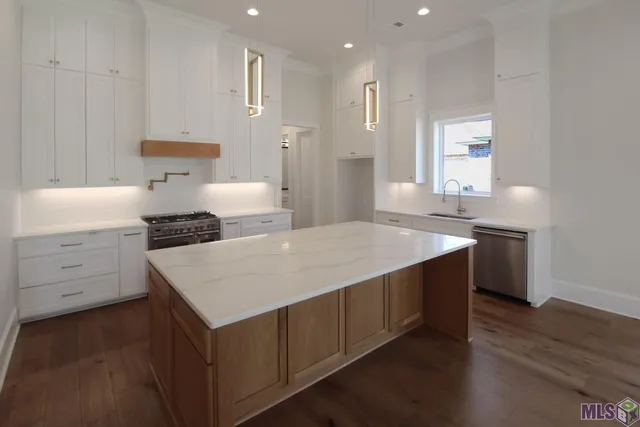 $517,500 | 13200 Oakbourne Avenue, Geismar, LA 70734