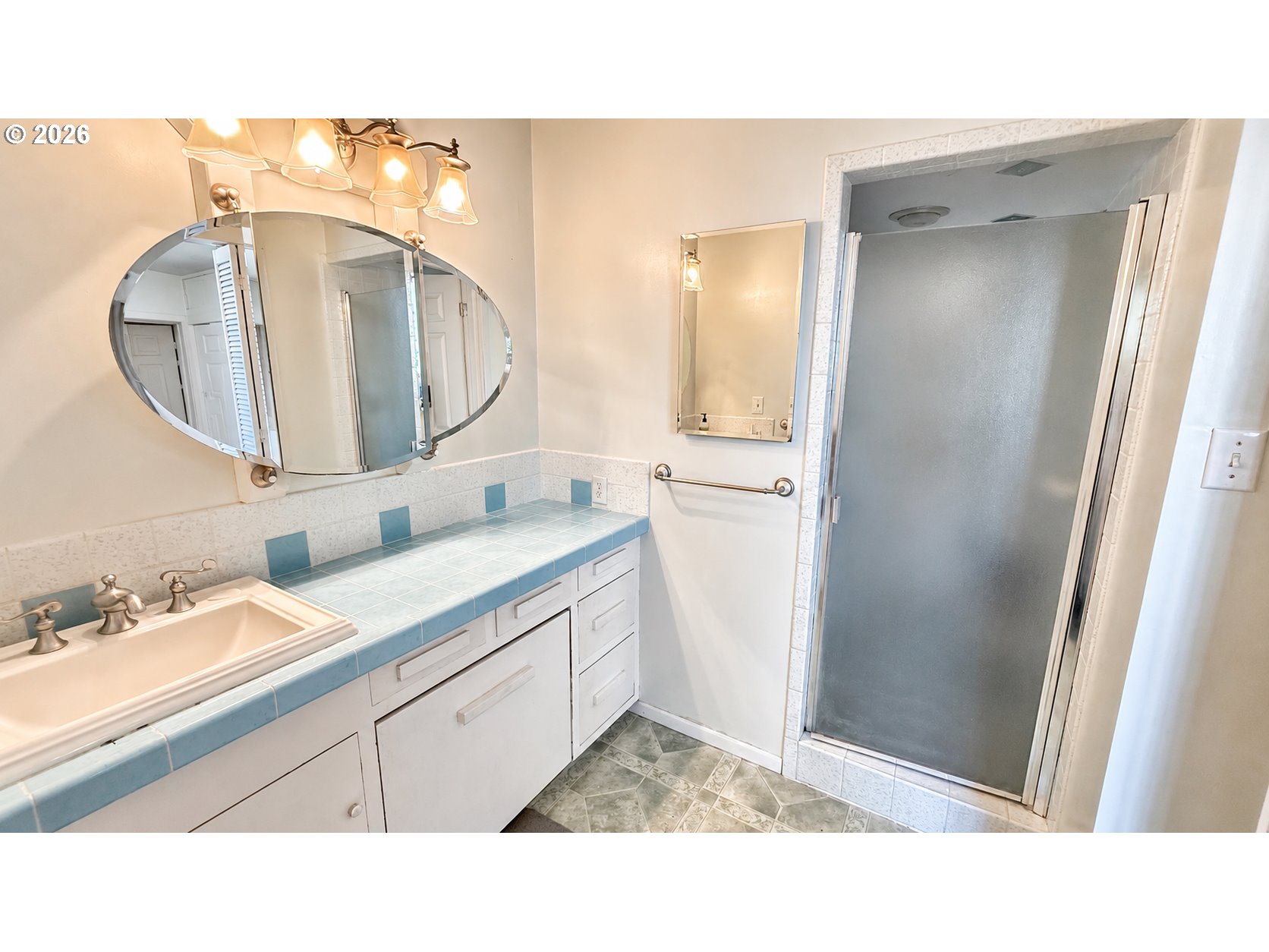 27777 Snyder Road Junction City, OR 97448 - Photo 17 of 45 Bathroom, Attached
