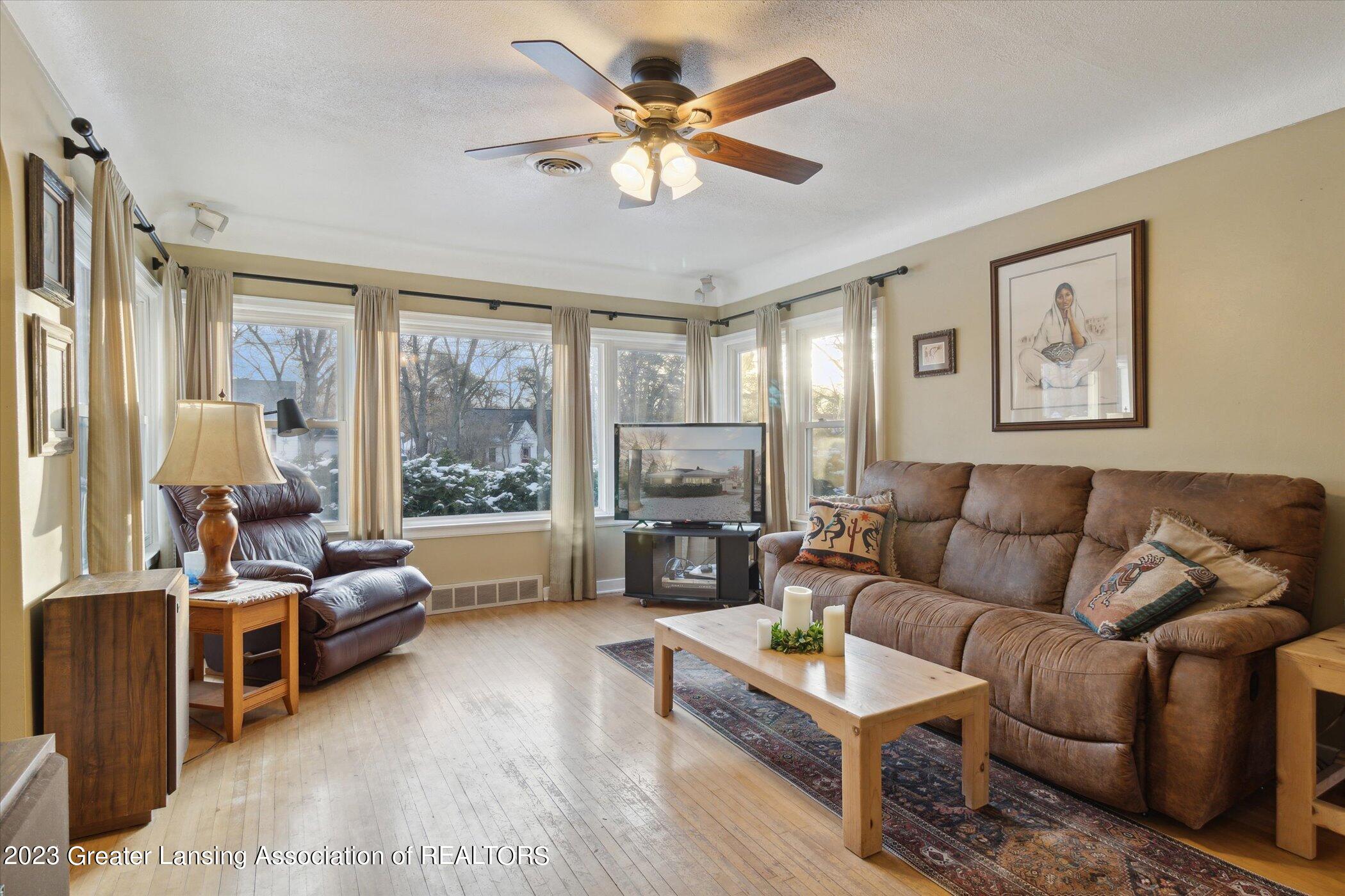 1013 Clark Road Lansing, MI 48917 - Photo 8 of 26 09-1013-Clark-Rd-Lansing-MI-48917-Window
