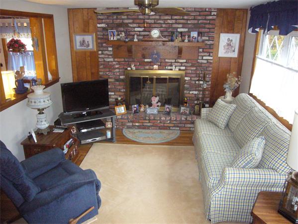 36 Shirley Road Lynn, MA 01904 - Photo 3 of 21 Gallery Image 3