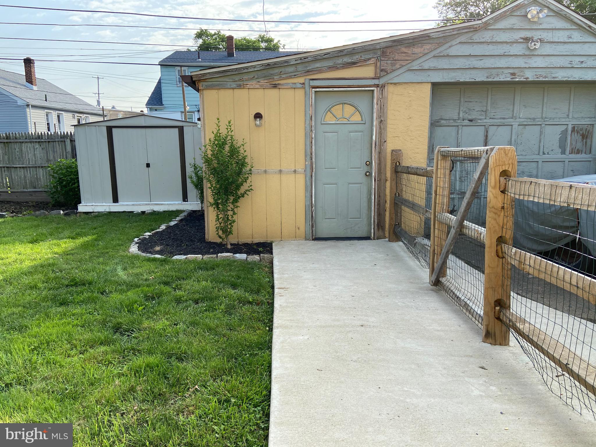 226 Stanbridge Road Holmes, PA 19043 - Photo 16 of 20 Oversides Garage and shed
