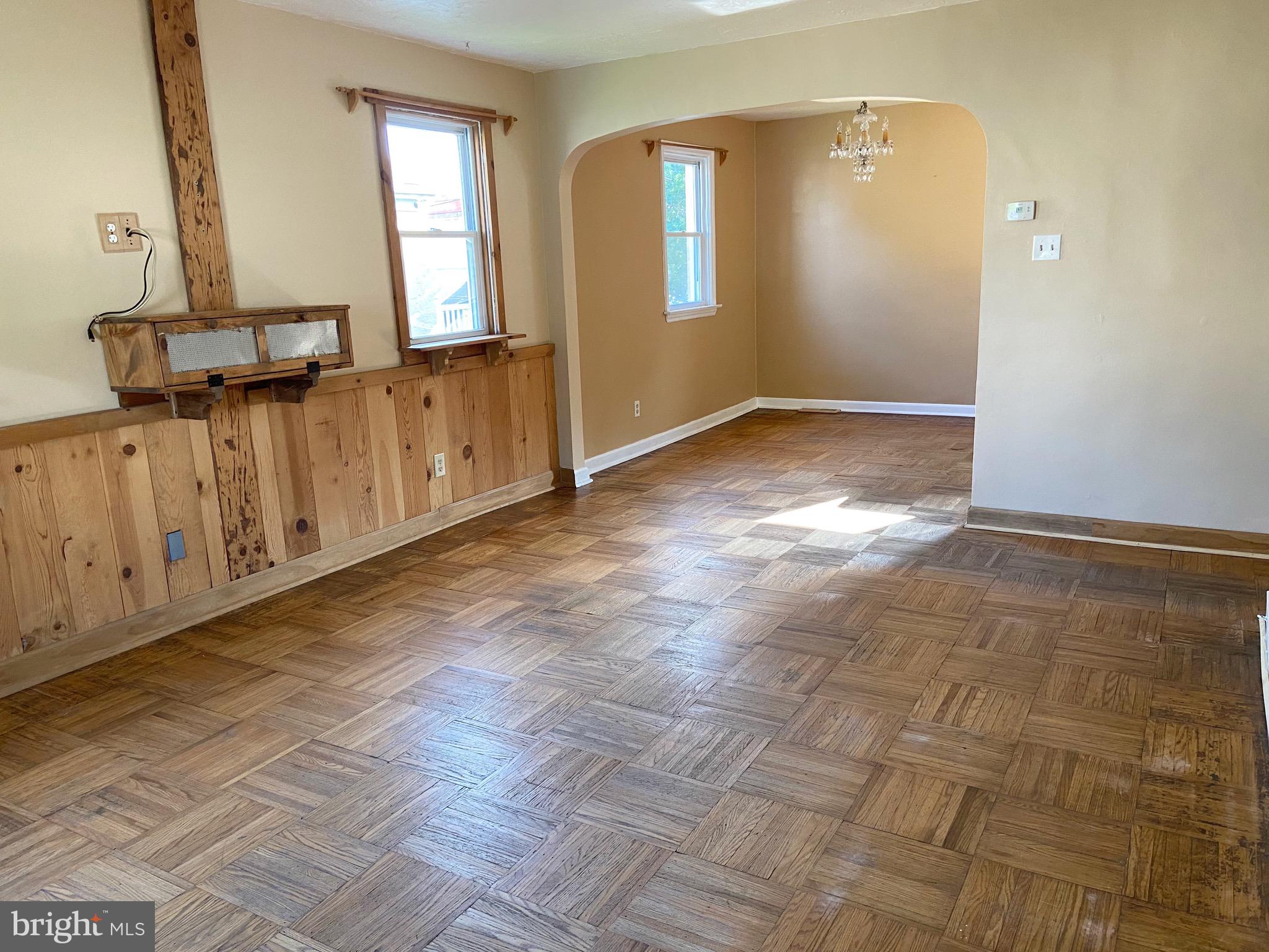 226 Stanbridge Road Holmes, PA 19043 - Photo 3 of 20 Living room