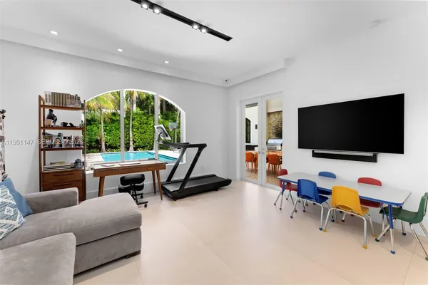 $8,750,000 | 229 Golden Beach Drive, Golden Beach, FL 33160