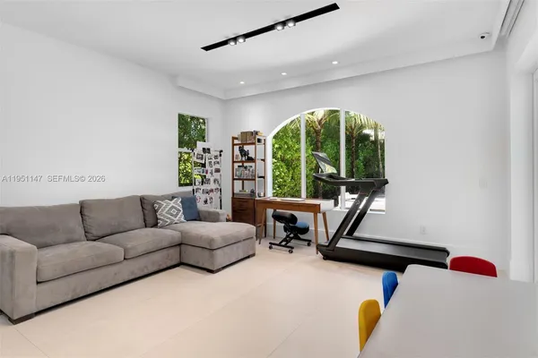 $8,750,000 | 229 Golden Beach Drive, Golden Beach, FL 33160