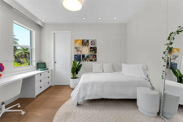 $8,750,000 | 229 Golden Beach Drive, Golden Beach, FL 33160